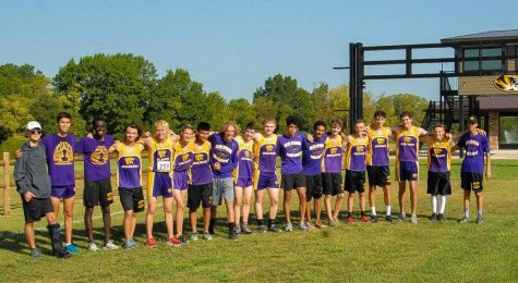 Boys Cross Country Team Races to the End